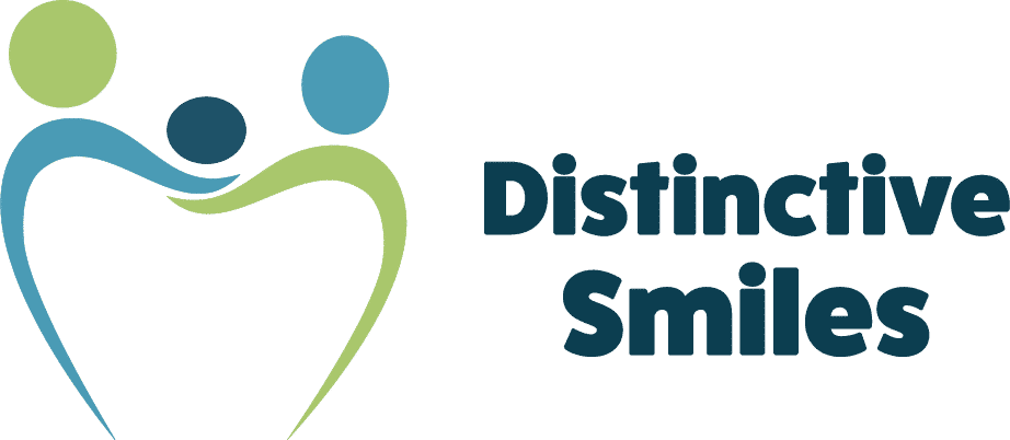 Distinctive Smiles logo